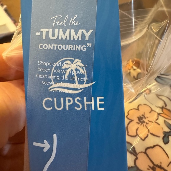 NWT Cupshe Ditsy Wrapped Cutout Floral Print One Piece Small Swimsuit - Picture 3 of 10